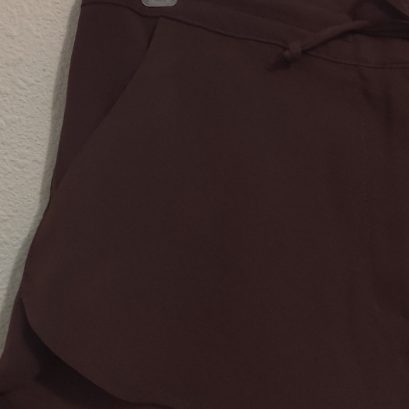 Shorts - Picture 3 of 4